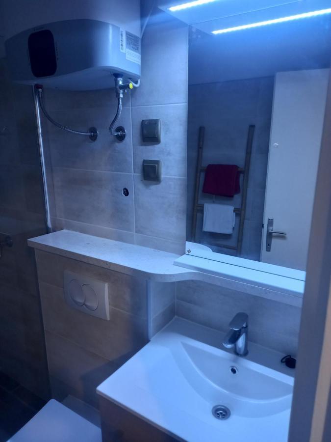 Apartment Karmen Sumartin Luaran gambar